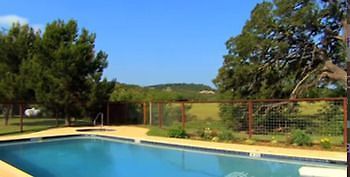 Back Forty Of Fredericksburg Bed and Breakfast Εξωτερικό φωτογραφία