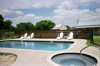 Back Forty Of Fredericksburg Bed and Breakfast Εξωτερικό φωτογραφία